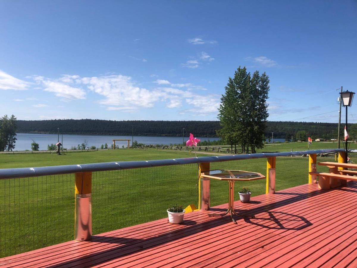Cariboo Log Guest House Lac La Hache Exterior photo