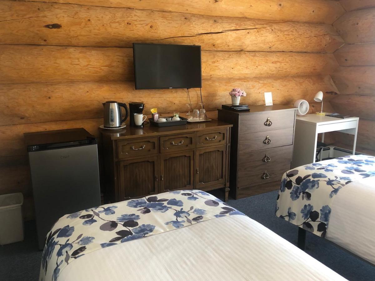 Cariboo Log Guest House Lac La Hache Exterior photo