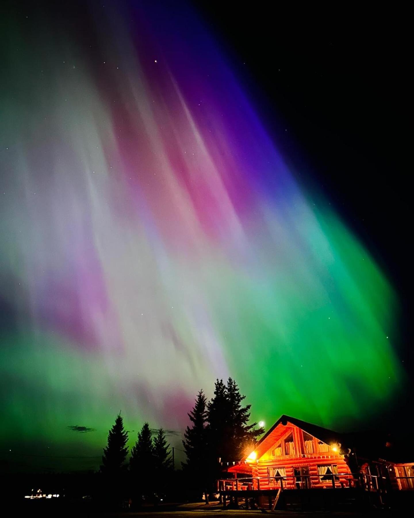 Cariboo Log Guest House Lac La Hache Exterior photo