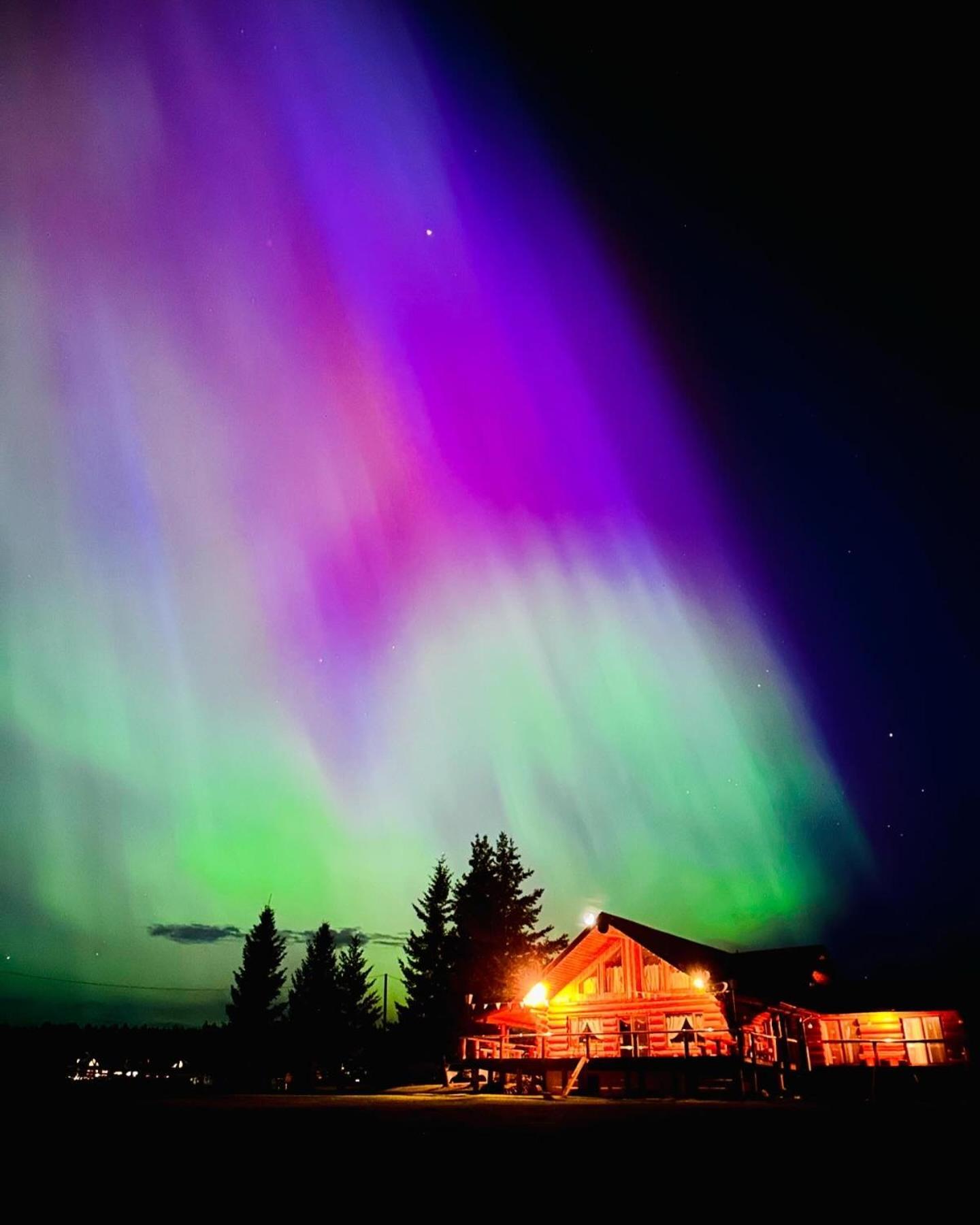 Cariboo Log Guest House Lac La Hache Exterior photo