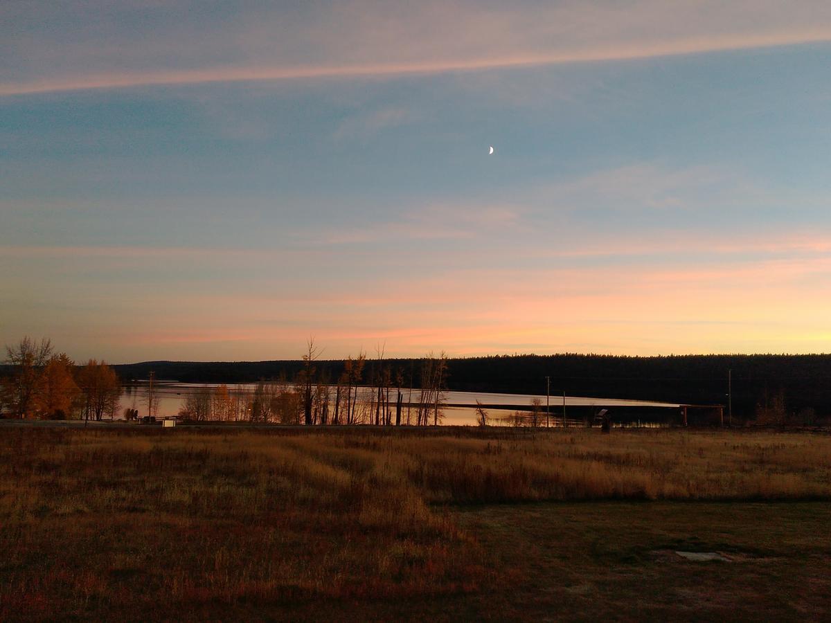 Cariboo Log Guest House Lac La Hache Exterior photo